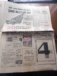 Akşam Gazetesi - Turkish Newspaper - 26 temmuz 1968 - Asker bir ara polisle çatıştı gösteri savaş halini aldı - görevli albay Cağaloğlu meydanında toplum polis müdürü Yaşar Okçuoğlu ile tartışıyorlar fotoğraf - üniversiteli gençler TMTF'nin önünde toplum polisini önüne katarak kovalamış Fotoğrafı - İstanbul kız lisesi önünde toplanan üniversiteliler toplum polisini taş yağmuruna tutmuşlar fotoğraf - Faruk Sükan'ın odasına Bursa nutkundan pasajlar ihtiva eden pankart bırakıldı Fotoğrafı - cenazesi Taşkent'e götürülen Vedat Demircioğlu gömüldü - yürüyüşçü gençlerin altı aya kadar hapsi isteniyor - karaoğlan'ın maceraları yazan ve çizen Suat Yalaz - Taş yazan Çetin Altan - Ferdi Tayfur için Orhan Boran radyoda hocamdı derdi yazan Cahit Irgat - Ajda Pekkan Ve Leyla Sayar fotoğraf - beyaz perdeye yeni Ayşecik bulundu Funda Gürçen fotoğraf - Atlı karınca filmi Belgin Doruk İzzet Günay fotoğraf - bu hafta çok sevilen 5 şarkı - Fenerbahçe bu yıl ne yapabilir - Zafer Beşiktaş'ın olacaktır