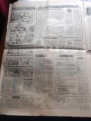 Akşam Gazetesi - Turkish Newspaper - 26 temmuz 1968 - Asker bir ara polisle çatıştı gösteri savaş halini aldı - görevli albay Cağaloğlu meydanında toplum polis müdürü Yaşar Okçuoğlu ile tartışıyorlar fotoğraf - üniversiteli gençler TMTF'nin önünde toplum polisini önüne katarak kovalamış Fotoğrafı - İstanbul kız lisesi önünde toplanan üniversiteliler toplum polisini taş yağmuruna tutmuşlar fotoğraf - Faruk Sükan'ın odasına Bursa nutkundan pasajlar ihtiva eden pankart bırakıldı Fotoğrafı - cenazesi Taşkent'e götürülen Vedat Demircioğlu gömüldü - yürüyüşçü gençlerin altı aya kadar hapsi isteniyor - karaoğlan'ın maceraları yazan ve çizen Suat Yalaz - Taş yazan Çetin Altan - Ferdi Tayfur için Orhan Boran radyoda hocamdı derdi yazan Cahit Irgat - Ajda Pekkan Ve Leyla Sayar fotoğraf - beyaz perdeye yeni Ayşecik bulundu Funda Gürçen fotoğraf - Atlı karınca filmi Belgin Doruk İzzet Günay fotoğraf - bu hafta çok sevilen 5 şarkı - Fenerbahçe bu yıl ne yapabilir - Zafer Beşiktaş'ın olacaktır