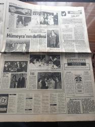 Dünya Gazetesi - Turkish Newspaper - 21 Aralık 1977 - Adalet Partisi milletvekili Enver Akova ile Ahmet Karaaslan da istifa etti - aramalara rağmen silahlar bitmiyor haber fotoğraf Savaş Ay - Vehbi Koç toplu sözleşme ekonomiyi çökertecek dedi - Şeyh Yamani garanti verdi petrole zam gelmeyecek - Mevlana'ya nasılsan öyle gel yazan Kenan Deniz - Türk Ticaret Bankası Cevizli şubesi soyuldu - Hümeyra'nın defilesi Fotoğrafı - Filiz Akın ve Semiramis Pekkan da defiledeydi - birikim solda ama yazan Attila İlhan - sinema programı - Aleviler ve Bektaşiler yazan Murat Sertoğlu - iktidar mı hükümet mi yazan Tarık Dursun K. - denizler evliyası Turgut reis yazan Murat Sertoğlu - Şükür kavuşturana ve Fenerbahçe Boluspor önünde fotoğraf - 2. Ligde borcu olmayan tek kulüp Rizespor Fotoğrafı - Cemil Turan'a altın madalya verilecek - antrenör Turgut Kafkas Mersin için düşme söz konusu olamaz dedi - Yılın sporcusu anket fişi - İstanbul Sanayi Odası Başkanı Nurullah Gezgin'in açıklaması - Ertuğrul Soysal