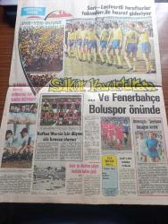 Dünya Gazetesi - Turkish Newspaper - 21 Aralık 1977 - Adalet Partisi milletvekili Enver Akova ile Ahmet Karaaslan da istifa etti - aramalara rağmen silahlar bitmiyor haber fotoğraf Savaş Ay - Vehbi Koç toplu sözleşme ekonomiyi çökertecek dedi - Şeyh Yamani garanti verdi petrole zam gelmeyecek - Mevlana'ya nasılsan öyle gel yazan Kenan Deniz - Türk Ticaret Bankası Cevizli şubesi soyuldu - Hümeyra'nın defilesi Fotoğrafı - Filiz Akın ve Semiramis Pekkan da defiledeydi - birikim solda ama yazan Attila İlhan - sinema programı - Aleviler ve Bektaşiler yazan Murat Sertoğlu - iktidar mı hükümet mi yazan Tarık Dursun K. - denizler evliyası Turgut reis yazan Murat Sertoğlu - Şükür kavuşturana ve Fenerbahçe Boluspor önünde fotoğraf - 2. Ligde borcu olmayan tek kulüp Rizespor Fotoğrafı - Cemil Turan'a altın madalya verilecek - antrenör Turgut Kafkas Mersin için düşme söz konusu olamaz dedi - Yılın sporcusu anket fişi - İstanbul Sanayi Odası Başkanı Nurullah Gezgin'in açıklaması - Ertuğrul Soysal