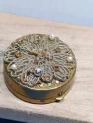 K202--- Harriet Hubbard Ayer NEW YORK AYNALI ESKİ KÜÇÜK BOY PİRİNÇ PUDRİYER