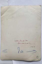 İSTANBUL'DA 1969 YILINDA SONBAHAR MEVSİMİNDE ÇEKİLMİŞ BÜYÜK BOY ORİJİNAL BİR FOTOĞRAF - 24 x 18 cm EBADINDA - İSTANBUL CADDELERİNDEN BİRİNDE, YAPRAKLARLA ÇEVRİLİ KALDIRIMDA SIRTINDAKİ KÜFESİYLE YÜRÜYEN BİR HAMAL ve YOLDA ESKİ KLASİK OTOMOBİLLERLE YOLCU OTOBÜSÜ... İSTANBUL ŞEHİR TARİHİ