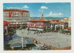 BALIKESİR ALİ HİKMET PAŞA MEYDANI / BAYRAM GÜNÜ TÖREN GEÇİŞİ TEMALI KARTPOSTAL...