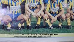 FENERBAHÇE 1989-90 KADROSU POSTERİ - FENERBAHÇE FUTBOL TAKIMI 1989-90 - GÜNAYDIN GAZETESİ HEDİYESİ - 51 x 36 cm EBADINDA - SCHUMACHER, MÜJDAT, BÜYÜK ŞENOL, VİŞNEVŞKİ, OĞUZ ÇETİN, NEZİHİ, AYKUT KOCAMAN, HAKAN, ERDİ, RIDVAN DİLMEN, İSMAİL KARTAL