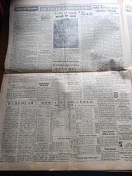 Yeni İstanbul Gazetesi - Turkish Newspaper - 3 Şubat 1955 - Tam zamanında yapılan açıklama yazan Mustafa Nermi Başmakale - Roma'da dün sabah yapılan toplantıda iki hükümet temsilcileri karşı karşıya Adnan Menderes Fatin Rüştü Zorlu fotoğraf - altın spekülasyonunu önlemek için tedbirler - Nehru'nun Kızıl Çin'i ziyaretinin meyvaları - Türkiye Irak Paktı hakkında açıklamalar - ABD Al Nasır Nuri Sait Paşa İle görüşecek - Ankara'ya tren seferleri bugün açılıyor - Samet Ağaoğlu'nun bütçe komisyonunda izahları - vatanım için yazan Şükûfe Nihal Başar Yazı Dizisi - Teodora isimli tanker kurtarılamadı - Pakize Başaran'ın eseri radyoda temsil edilecek - Damlataş mağarası hakkında - İzmir bekçileri vilayeti boykot etti - ağlayan keman yazan Pakize Başaran - 33 cezaevinde gördüklerim yazan Hasene Ilgaz - Sevil Berberi'ni seyrederken yazan Sadi Günel - ızdırap çekmeye zaman ayıran bir sanatçı İ. Galip Arcan yazan Nusret Safa Coşkun - Beşiktaş rakibi beykoz'la karşılaşıyor - Fenerbahçe - Galatasaray