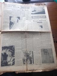 Yeni İstanbul Gazetesi - Turkish Newspaper - 1 Şubat 1955 - Türk İtalyan işbirliği yazan Mustafa Nermi Başmakale - Roma'da Türkiye İtalya görüşmeleri dün başladı - başvekilimiz Adnan Menderes ve hariciye vekilimiz Fuat Köprülü Dün Roma'da Piazza Venezia meçhul asker abidesine bir çelenk koymuşlar ve saygı duruşunda bulunmuşlardır fotoğraf - Formoza meselesi güvenlik konseyinde - vali Fahrettin Kerim Gökay'ın gazetecilerle yemekli bir hasbihali fotoğraf - Türk Yunan Ticaret anlaşması tasdik edildi - Dumlupınar davasında dünkü duruşma - vatanım için yazan Şükûfe Nihal Başar Yazı Dizisi - M. Kemal Öke Bugün toprağa veriliyor - Nuri Sait Paşa'nın evinde dün bir toplantı yapıldı - 65 milyon lira sermayeli tütün Bankası kuruluyor - ölümünün yıldönümü münasebetiyle Neyzen Tevfik yazan Münir Süleyman Çapanoğlu - ağlayan keman yazan Pakize Başaran - İstanbul belediyesi şehir tiyatrolarında beyaz güvercin ve geçti bor'un pazarı oyunu - Frank Sinatra ve Donna Reed yan yana fotoğraf - Nobel