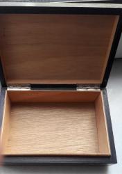 ANTİKA ÜZERİ METAL İŞLEMELİ MÜCEVHER KUTUSU