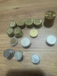 İsrail Şekeli (ILS) Bozuk Para Lotu - Toplam 113 Adet Elimde bulunan farklı değerlerdeki İsrail Şekeli (New Shekel) madeni paralar toplu lot olarak satılıktır. Paraların kondisyonları oldukça iyi durumdadır. Hem koleksiyonluk hem de kullanım amaçlı uygundur. Lot İçeriği: • 10 Şekel (Bimetalik): 3 Adet • 5 Şekel: 6 Adet • 2 Şekel: 6 Adet • 1 Şekel: 18 Adet • 1/2 Şekel (50 Agorot): 17 Adet • 10 Agorot (Sarı Küçük): 63 Adet Toplam: 113 parça madeni para.