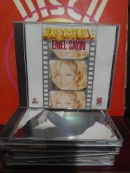 Emel Sayın Başrolde