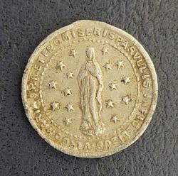 Almanya, Meryem Ana ve Kutsal Çocuklar Temalı Hatıra Madalyon. 1980'ler. Alüminyum. Kullanılmış/Haliyle. (18 mm)