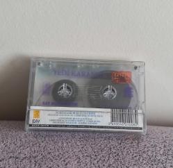 YEDİ KARANFİL-3 KASET KONDİSYON YÜKSEK KOLEKSİYONLUK NADİR