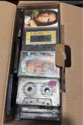 Koleksiyonluk Yerli yabancı 180 Adet çeşitli kasetler Yılmaz morgül,Serdar ortaç, Seda Sayan, Ebru gündeş,Kayahan Seher dilovan,Sait uçar,Lara,Fedon Nadide sultan,Kibariye,Firdevs, Mustafa Sandal,Aşkın nur yengi İbrahim Erkal,Ceylan,Gülşen,Çelik Muazzez Ersoy,Hakan taşıyan Lerzan mutlu,Uğur ışılak Metin Şentürk,Sibel Can,Beyaz Bahadır Aydoğan,Rober hatemo Davut güloğlu,İzzet yıldızhan Hakkı Yalçın şarkıları,Selçuk Adnan şenses,Yıldız tilbe Mahsun Kırmızıgül,Esra Özmen Hamiyet,Hülya Polat,Sinan Özen Tanrıverdi,Ebru yaşar,Ahmet kaya Sezen Aksu,Harun Kolçak, Levent Yüksel,İlhan şeşen,İlhan İrem Sadettin kaynak,oya&Bora Münir Nurettin Selçuk Yerli yabancı, Karışık şarkılar