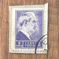 Türk Pulu - Turkish Stamp - Mektup Zarfından Kesilmiş / Postadan Geçmiş Pul Filateli - DAMGALI - İSMET İNÖNÜ TEMALI PUL, 9 KURUŞ - Türkiye Cumhuriyeti - NOSTALJİK DOĞUM GÜNÜ HEDİYESİ