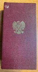 POLONYA ALTIN  LİYAKAT HAÇI (PRL) ALTIN KAPLAMA MADALYA MİNELİ KUTULU