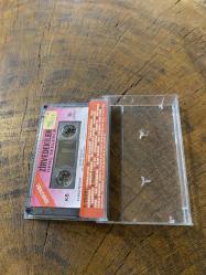 ZİRVEDEKİLER - GENÇ SESLERLE - YEMİN ETTİM / HADİ BAKALIM / MOR MENEKŞE / SEN MÜHİMSİN - KASET