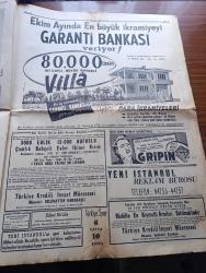Yeni İstanbul Gazetesi - Turkish Newspaper - 3 Ekim 1954 - gelenler ve gidenler yazan Habip Edip Törehan Başmakale - Türk Alman müzakereleri bu sabah Bonn'da başlıyor - Adnan Menderes Almanya hareketinden önce yeşilköy'de kendisini uğurlayanlar arasında fotoğraf - müttefikler Almanya'yı tahliyeye karar verdi - Halk zamlı vapurlara zorla mı bindirilecek - İstanbul atletizm birincilikleri Mithatpaşa stadı'nda yapılmıştır - Celal Bayar Doğu Karadeniz bölgesine gidiyor - Selim Sarper Stefanopulos ile görüştü - ilan edilmediği için 7 Kasım'da mahalli seçimler yapılamayacak mı - Sadık Aldoğan sorguya çekildi - Ankara İstanbul İzmir radyo programı - tiyatro kronikleri küçük sahnede Hamlet - kraliçe rolünde Lale Oraloğlu ve Hamlet'te Nur Sabuncu fotoğraf - Türk milli takım namzetleri Fenerbahçe ile bugün karşılaşıyor - Türk atletizmi kerbelaya döndü - moda aleminde yeni buluşlar - Garanti Bankası - Gripin - Türkiye güzeli Belgin Doruk puro tuvalet sabununu tavsiye ediyor fotoğraf