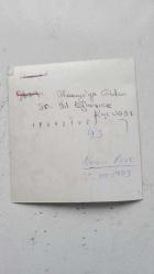 OPERA SANATÇISI NEVİN PERE'NİN ORİJİNAL FOTOĞRAFI - 12 x 11,5 cm EBADINDA - NEVİN PERE, SAHNE ALDIĞI ALMANYA'DA 50. YIL EĞLENCE KERVANINDA ŞARKI OKURKEN ÇEKİLMİŞ BİR KARE. EKİM 1973