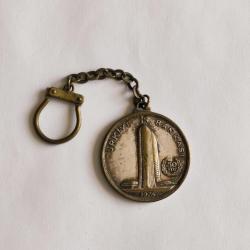 TÜRKİYE İŞ BANKASI 50. YIL - ESKİ METAL ANAHTARLIK - 1