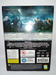 Dvd Harry Potter and the Order of the Phoenix Two-Disc Special Edition. Dvd Harry Potter ve Zümrüdüanka Yoldaşlığı İki diskli özel sürüm. Orijinal. Karton kutulu ve kitapçıklı. Türkçe desteği yok. Diller İngilizce ve Almanca. 2 disk. Diskler 10 üzerinden 9 ve 9.5 çok iyi durumda, sorunsuz çalışıyor. koleksiyonluk.