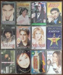 TÜRKÇE KASETLER 12 ADET TOPLU SATILIKTIR FİYATI:1100 TL.
