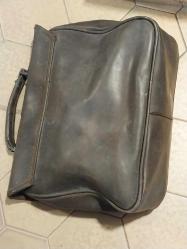 1940 lı yıllardan Alman Topçu Alayı Evrak Çantası.. İkinci Dünya Savaşı dönemine ait Alman askeri teçhizatından nadir  bir parça, üzerindeki kabartma Alman Kartalıdır.   Tasarım: Ortasında, 