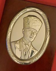 TC, M. Kemal ATATÜRK Plaketi. (Kalpaklı Atatürk Rölyefi) AN Ag 0g 22 