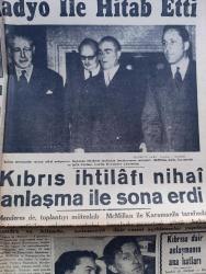 Cumhuriyet Gazetesi - Turkish Newspaper - 20 Şubat 1959 - Adnan Menderes millete radyo ile hitap etti - Başbakan Adnan Menderes Dün yatağından kalktı ve odasında dolaştı - uçak kazasından sonra Adnan Menderes'e ilk yardımı yapan Newdigate'li çiftçi Anthony Bailey ve karısı Margaret fotoğraf - Dr. Fazıl Küçük anlaşmanın imzalandığı Lancaster House'dan çıkarken imzayı müteakip MacMillan Fatin Rüştü Zorlu ve Karamanlis el sıkışırlarken fotoğraf - Londra'da vuku bulan uçak kazasında vefat edenlerin cenazeleri yurda getiriliyor - Başbakan Adnan Menderes uçak kazasından sağ kurtulmuştu - Türkiye'de ilk defa bir ağır ceza mahkemesini 3 kadın hakim idare etmiştir fotoğraf - hükümet meydanı yazan İlhan Tarus Yazı Dizisi - İzmir'de dünkü basın davaları - his ve akıl yolları yazan Burhan Felek - Muhsin Ertuğrul'a dair yazılan yazı davası - Yahya Kemal'i sevenler dün toplandılar - Uluç Ali yazan halikarnas balıkçısı Yazı Dizisi - İstanbul belediyesi şehir tiyatrosu dram kısmında dört albayın aşkı