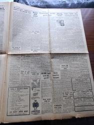 Cumhuriyet Gazetesi - Turkish Newspaper - 20 Şubat 1959 - Adnan Menderes millete radyo ile hitap etti - Başbakan Adnan Menderes Dün yatağından kalktı ve odasında dolaştı - uçak kazasından sonra Adnan Menderes'e ilk yardımı yapan Newdigate'li çiftçi Anthony Bailey ve karısı Margaret fotoğraf - Dr. Fazıl Küçük anlaşmanın imzalandığı Lancaster House'dan çıkarken imzayı müteakip MacMillan Fatin Rüştü Zorlu ve Karamanlis el sıkışırlarken fotoğraf - Londra'da vuku bulan uçak kazasında vefat edenlerin cenazeleri yurda getiriliyor - Başbakan Adnan Menderes uçak kazasından sağ kurtulmuştu - Türkiye'de ilk defa bir ağır ceza mahkemesini 3 kadın hakim idare etmiştir fotoğraf - hükümet meydanı yazan İlhan Tarus Yazı Dizisi - İzmir'de dünkü basın davaları - his ve akıl yolları yazan Burhan Felek - Muhsin Ertuğrul'a dair yazılan yazı davası - Yahya Kemal'i sevenler dün toplandılar - Uluç Ali yazan halikarnas balıkçısı Yazı Dizisi - İstanbul belediyesi şehir tiyatrosu dram kısmında dört albayın aşkı