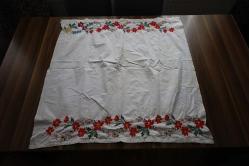 APLİKELİK KANAVİÇE İŞLEMELİ YASTIK  *  80 - 80 CM