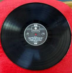 THE BEATLES REVOLVER 1966 LP.