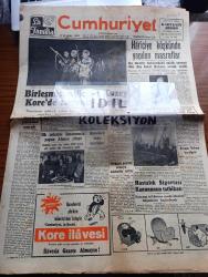 Cumhuriyet Gazetesi - Turkish Newspaper - 25 Kasım 1950 - hava yaratan nutuk yazan Nadir Nadi Başmakale - Birleşmiş Milletler Kuzey Kore'de taarruza geçtiler - birliğimize mensup bir kıta cephede çarpışa çarpışa şimale doğru ilerliyor fotoğraf - hariciye köşkünde yapılan masraflar - Kore'den 3 hasta  erimiz geliyor - Amerikan Yugoslav savunma anlaşması - Avrupa ordusu kuruluyor - ilk seferini limanımıza yapan Alman şilebi - Latin Amerika intibaları general Miranda yazan Fuat Carım - Ermeni Patrik seçimi - Türk Ticaret Bankası Beyoğlu şubesi açıldı - Karanlık Oda Yazan Peride Celal Yazı Dizisi - tekrar memurlara dair yazan Burhan Felek - Hamiyet Yüceses ve Ahmet Üstün Pangaltı İnci sinemasında - Galatasaray Elfsborg maçı bugün yapılıyor - çocuk sineması sümer sinemasında - İstanbul Belediyesi şehir tiyatroları dram kısmı ihtiras tramvayı komedi kısmı tersine Dünya oyunu - Kore'den resimler - Kore'den  mektuplar - Fransız Tiyatrosu ve bizimki -  Türkiye fotojenik kraliçesi İncilay Çora