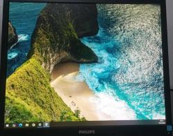 Philips 19 inç 19S4L LED Kare VGA Monitör (Mükemmel parlak , net görüntü , İkinci El)