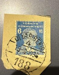 Türk Pulu - Turkish Stamp - Mektup Zarfından Kesilmiş / Postadan Geçmiş Pul Filateli - Diyarbakır Damgalı - ATATÜRK TEMALI PUL, 6 KURUŞ - Türkiye Cumhuriyeti - NOSTALJİK DOĞUM GÜNÜ HEDİYESİ