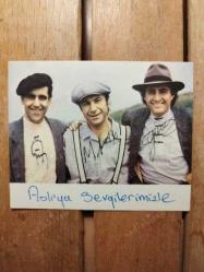 MAZHAR - FUAT - ÖZKAN (MFÖ) İMZALI FOTOGRAF (ÜÇ İMZALI)