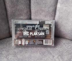 ALPAY TANGO & LATİN SIFIR KASET. KABINDA KÜÇÜK BİR KIRIK VAR. FOTOĞRAFTA GÖREBİLİRSİNİZ.  KASET JELATİNİNDE KOLEKSİYONLUK NADİR