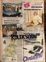 MERHABA GAZETESİ - DOĞUM GÜNÜ HEDİYESİ (TURKİSH - NEWSPAPER) - 8 MART 1982 - SAYI : 139 - TAM TAKIM 12 SAYFADIR -Müjde Ar-Ali Altan-Ünal Kutsal-Yüksel Uzel-Romalı Perihan-Oya Peri-Yasemin Kutsi-Necla Nazır-Ersan Erdura-Sabri Dino-Faruk Erbaşlı-Gönül Şenay-Ülkü Ülker-Derya Öge-Figen Han-Hakkı Çağdaş-Erhan Onal-Safiye Filiz-Emel Sayın-Zeki Müren-Ahu Tuğba-Seden Kızıltunç-İsmail Hakkı Akansel-Mesut Üstünel-Erol Kaner-Neriman Köksal-Şükran Güngör-Yıldız Kenter-Nevra Serezli-Erol Büyükburç-Emel Büyükburç-Evren Büyükburç-İnci Saner-Hüseyin Zan-Müjde Ar-Serpil Çakmaklı-Musa Canses-Metin İçöz-Ferdi Tayfur-Zeliha Turanbayburt-Perihan Oymağı-Barbra Streisand-Joan Streisand-Barry Dennen-Funny Girl-Pierre Trudeau-Warren Beatty-Robert Redford-Ryan O’Neal-Kris Kristofferson-Jerry Lewis-Zerrin Özer-Tülay Özer-Semra Türel-Mithat Türel-Özdemir-İlhan Dane-Tolga Aşkıner-Coşkun Evcim-Nükhet Duru-Los Machucambos-Altan Erbulak-Şener Şen-Adile Naşit-Ayşen Gruda-Sakıp Sabancı-Mehmet Üstünkaya-İzzet Basut-Şevk