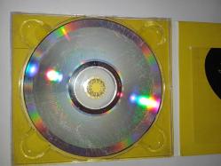 Cd Pinhani Kediköy albümü. Orijinal. Dinlemeyi etkilemeyen yoğun çizikler var. baştan sona sorunsuz çalışıyor