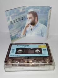 Kaset Ahmet Kaya başkaldırıyorum albümü. Orijinal 1988 dönem Kağıt Baskı. Tertemiz, sorunsuz çalışıyor. koleksiyonluk