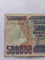 Ürdün prensi Ali bin el Hüseyin'in 1998'de Türkiye Ziyaretinde  imzalayıp hediye ettiği  7.Emisyon  500 bin liralık banknot.İmzalanan  kağıt parada Koruyucu Jandarma komutanı  Kafkas adernekleri genel başkanı ve bir bürokratın da imzaları bulunmaktadır.