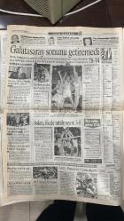 08 ŞUBAT 1999 - FOTOMAÇ SPOR GAZETESİ - TURKISH NEWSPAPER - DOĞUM GÜNÜ /HEDİYESİ - EKSİKSİZ TAM TAKIM GAZETELERİ -  GALATASARAY - BURSASPOR - HAGI - ARİF - OKAN - HASAN ŞAŞ - TUGAY - HAKAN ŞÜKÜR - FATİH TERİM - POPESCU - TAFFAREL - MUHAMMET ALTINTAŞ - YUSUF ALTINTAŞ - MOLDOVAN - ŞENOL  TARAFTAR - FOTOMAÇ - GALATASARAY-BURSASPOR MAÇI - HAGİ’DEN HAT-TRİCK - İYİ Kİ DOĞDUN HAGİ - HAGİ’DEN BÜYÜK İDDİA - HAGİ’Yİ ÖRNEK ALMALISINIZ - GALATASARAY’DA KADRO SÜRPRİZİ - POPESCU YİNE HATASIZ - TAFFAREL’E HİÇ İŞ DÜŞMEDİ - CİM-BOM MUHTEŞEMDİ - KAPLANLAR’DA HASAR BÜYÜK - POTADA DARÜŞŞAFAKA VE ÜLKER GALİP  GALATASARAY 5-0 BURSASPOR - SAMSUNSPOR 0-1 İSTANBULSPOR - SAKARYASPOR 6-2 GAZİANTEPSPOR - DARDANELSPOR 3-0 KARABÜKSPOR - ADANASPOR 2-0 ANKARAGÜCÜ - KOCAELİSPOR 1-0 ERZURUMSPOR- TRABZONSPOR - ALTAY - GORDON MILNE - ZİNNUR SARI - MURAT ILGAZ - GÜNGÖR ŞAHİNKAYA - MEHMET ALİ YILMAZ - MUHİTTİN ÖZTÜRK - ALİ KEMAL AKTÜRK - AHMET KUL - RECEP - TANSEL - OKAN - MEHMET ZENGİN - FATİH - ABDULLAH - SELİM - VUGRINE