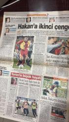 14 ŞUBAT 1999 - FOTOMAÇ SPOR GAZETESİ - TURKISH NEWSPAPER - DOĞUM GÜNÜ /HEDİYESİ -  17 ŞUBAT 1999 - GALATASARAY - FARUK SÜREN - TUGAY - CELALETTİN BİLGİÇ - JUVENTUS - INTER - RONALDO - BAGGIO - ZAMORANO - FATİH TERİM - HAKAN ŞÜKÜR - BEŞİKTAŞ - AMOKACHI - SÜLEYMAN SEBA - TOSHACK - OGHEN - SELLAMİ - DEL SOLAR - TRABZONSPOR - İBRAHİM TATLISES - EBRU GÜNDEŞ - SİNAN ÖZEN - İSMAİL TÜRÜT  TARAFTAR - FOTOMAÇ - JUVENTUS HAKAN’DAN VAZGEÇMİYOR - TUGAY INTER’LE EL SIKIŞTI - GALATASARAY’DA KRİTİK TOPLANTI - FARUK SÜREN İSTİFA GÖRÜŞÜLECEK - RÜŞTÜ: ACILARIMI KALBİME GÖMDÜM - HAMZA: TARİKAT BENİ MAHVETTİ - BEŞİKTAŞ’TA PARA KRİZİ AŞILDI - AMOKACHI BEŞİKTAŞ’TAN AYRILIYOR - TRABZON’A YILDIZ YAĞMURU - GALATASARAY SAKARYA MAÇINA HAZIRLANIYOR - SÜREN’İN PRENSİ BURAK ELMAS - BEŞİKTAŞ’TA SARİ TEHLİKE - KARTAL’DA BENZİN İSTASYONU İHALESİ  FENERBAHÇE 6-0 ADANASPOR (MOLDOVAN 3, DIMAS, MOŞE, SERGEN) TRABZONSPOR 1-0 BURSASPOR (ÜNAL 90. DK) GAZİANTEPSPOR 2-0 BEŞİKTAŞ (ALİ İBRAHİM, DESIRE - EKSİKSİZ TAM TAKIM GAZETE
