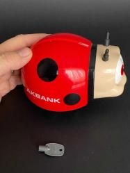 AKBANK KUMBARA UĞUR BÖCEĞİ KUMBARA ANAHTARLI