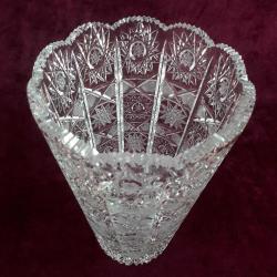 VINTAGE KONİK FORMLU EL KESME KRİSTAL CAM VAZO