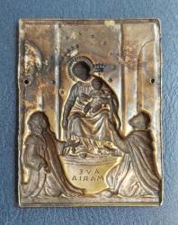 İtalya, Vintage Meryem Ana ve Çocuk İsa Dini Temalı Rölyef Plaka (Minyatür Kitap Tipi Papaz Tesbih Kutusu Kapağıdır.) Pirinç. 1900'ler.