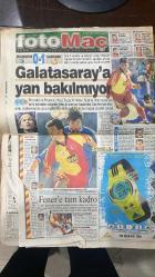1 MART 1999 - FOTOMAÇ SPOR GAZETESİ - TURKISH NEWSPAPER - DOĞUM GÜNÜ HEDİYESİ  - EKSİKSİZ TAM TAKIM GAZETE - GALATASARAY - FARUK SÜREN - FATİH TERİM - HAGİ - TUGAY - OKAN - SUAT - K. HAKAN - ARİF - EMRE - BURAK - FENERBAHÇE - JOACHIM LÖW - SERGEN - BALİÇ - MOLDOVAN - RÜŞTÜ - TRABZONSPOR - MEHMET ALİ YILMAZ - CAMPBELL - ÜNAL - VUGRINEC - GORDON MILNE  TARAFTAR - FOTOMAÇ - GALATASARAY EKSİK KADROSUYLA LİDERLİĞİ ALDI - BURAK’IN FIRSATÇILIĞIYLA GALİBİYET - ARİF VE EMRE YILDIZLAŞTI - FENERBAHÇE KARABÜK’TE TAKILDI, LİDERLİĞİ KAPTIRDI - BALİÇ’İN GOLÜ İPTAL EDİLDİ - TRABZONSPOR’DA “TAMAM MI DEVAM MI?” TOPLANTISI - CAMPBELL İSYAN ETTİ - ÜNAL ŞARAP GİBİ - VUGRINEC SAKATLANDI - GORDON MILNE’İN DURUMU BELİRSİZ - SAKARYASPOR KOCAELİ’Yİ YENDİ - MİLLİ TAKIM BASKETBOLDA ÇEKLER’E FARK ATTI  ERZURUMSPOR 0-1 GALATASARAY (GOL: BURAK) KARABÜKSPOR 0-0 FENERBAHÇE İSTANBULSPOR 0-0 TRABZONSPOR SAKARYASPOR 1-0 KOCAELİSPOR (NIKOLOV 63. DK) - TARAFTAR - FOTOMAÇ - GALATASARAY EKSİK KADROSUYLA LİDERLİĞİ ALDI - BURA