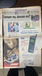 1 MART 1999 - FOTOMAÇ SPOR GAZETESİ - TURKISH NEWSPAPER - DOĞUM GÜNÜ HEDİYESİ  - EKSİKSİZ TAM TAKIM GAZETE - GALATASARAY - FARUK SÜREN - FATİH TERİM - HAGİ - TUGAY - OKAN - SUAT - K. HAKAN - ARİF - EMRE - BURAK - FENERBAHÇE - JOACHIM LÖW - SERGEN - BALİÇ - MOLDOVAN - RÜŞTÜ - TRABZONSPOR - MEHMET ALİ YILMAZ - CAMPBELL - ÜNAL - VUGRINEC - GORDON MILNE  TARAFTAR - FOTOMAÇ - GALATASARAY EKSİK KADROSUYLA LİDERLİĞİ ALDI - BURAK’IN FIRSATÇILIĞIYLA GALİBİYET - ARİF VE EMRE YILDIZLAŞTI - FENERBAHÇE KARABÜK’TE TAKILDI, LİDERLİĞİ KAPTIRDI - BALİÇ’İN GOLÜ İPTAL EDİLDİ - TRABZONSPOR’DA “TAMAM MI DEVAM MI?” TOPLANTISI - CAMPBELL İSYAN ETTİ - ÜNAL ŞARAP GİBİ - VUGRINEC SAKATLANDI - GORDON MILNE’İN DURUMU BELİRSİZ - SAKARYASPOR KOCAELİ’Yİ YENDİ - MİLLİ TAKIM BASKETBOLDA ÇEKLER’E FARK ATTI  ERZURUMSPOR 0-1 GALATASARAY (GOL: BURAK) KARABÜKSPOR 0-0 FENERBAHÇE İSTANBULSPOR 0-0 TRABZONSPOR SAKARYASPOR 1-0 KOCAELİSPOR (NIKOLOV 63. DK) - TARAFTAR - FOTOMAÇ - GALATASARAY EKSİK KADROSUYLA LİDERLİĞİ ALDI - BURA