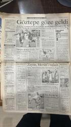 1 MART 1999 - FOTOMAÇ SPOR GAZETESİ - TURKISH NEWSPAPER - DOĞUM GÜNÜ HEDİYESİ  - EKSİKSİZ TAM TAKIM GAZETE - GALATASARAY - FARUK SÜREN - FATİH TERİM - HAGİ - TUGAY - OKAN - SUAT - K. HAKAN - ARİF - EMRE - BURAK - FENERBAHÇE - JOACHIM LÖW - SERGEN - BALİÇ - MOLDOVAN - RÜŞTÜ - TRABZONSPOR - MEHMET ALİ YILMAZ - CAMPBELL - ÜNAL - VUGRINEC - GORDON MILNE  TARAFTAR - FOTOMAÇ - GALATASARAY EKSİK KADROSUYLA LİDERLİĞİ ALDI - BURAK’IN FIRSATÇILIĞIYLA GALİBİYET - ARİF VE EMRE YILDIZLAŞTI - FENERBAHÇE KARABÜK’TE TAKILDI, LİDERLİĞİ KAPTIRDI - BALİÇ’İN GOLÜ İPTAL EDİLDİ - TRABZONSPOR’DA “TAMAM MI DEVAM MI?” TOPLANTISI - CAMPBELL İSYAN ETTİ - ÜNAL ŞARAP GİBİ - VUGRINEC SAKATLANDI - GORDON MILNE’İN DURUMU BELİRSİZ - SAKARYASPOR KOCAELİ’Yİ YENDİ - MİLLİ TAKIM BASKETBOLDA ÇEKLER’E FARK ATTI  ERZURUMSPOR 0-1 GALATASARAY (GOL: BURAK) KARABÜKSPOR 0-0 FENERBAHÇE İSTANBULSPOR 0-0 TRABZONSPOR SAKARYASPOR 1-0 KOCAELİSPOR (NIKOLOV 63. DK) - TARAFTAR - FOTOMAÇ - GALATASARAY EKSİK KADROSUYLA LİDERLİĞİ ALDI - BURA