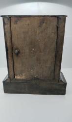 SAAT, 18. Y.YIL OSMANLI CEVİZ KÖKÜ KASALI ''TEMPUS FUGİT' KONSOL SAATİ . ÇALIŞIR VAZİYETTE  240