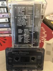 EBRU GÜNDEŞ - Tanrı Misafiri- 1993 Basım Kaset