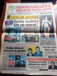 Gölge Adam Gazetesi - Turkish Newspaper - 3 Şubat 1987 - işverenler sendikası başkanı Halit Narin'in marmaris'teki inşaatını önce kaçak dendi sonra imar affına sokuldu - Al Baraka Ve Faisal finans Türkiye'ye neden geldiler - İstanbul'da her gün 650 kişi kuduz aşısı oluyor - kuduz hastanesi başhekimi Ayfer Kılıççıoğlu - Türkiye'de AIDS teşhisi konulamıyor - en çok dua alan örnek bürokrat Yıldırım Aktuna - AIDS kurbanı aktör Rock Hudson fotoğraf - ustalar ve çıraklar yazan Erol Toy - Kerkük altın tepsi içindeki pasta - Hint fakiri Sri Sri Ganapati okurlarımızın falına bakıyor - Uludağ'da Türk yasaları geçmiyor - İzmir belediyesi 3.5 milyarlık kazık yedi - Fenerbahçe'nin hali ne olacak - Beşiktaş Teknik direktörü Milutinoviç'e göre Türk futbolcusunun kendine güveni yok - Türk spor ajansının araştırması Mustafa Denizli için kamuoyu olumlu - bisiklet milli takımı Antalya'da hazırlanıyor - 87 yaz modası masmavi Fotoğrafı - ANAP Alaplı belediye başkan adayı Sedat Atalay - Burhan Özfatura
